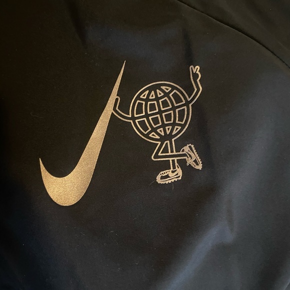 Nike running jacket/windbreaker - Picture 4 of 4